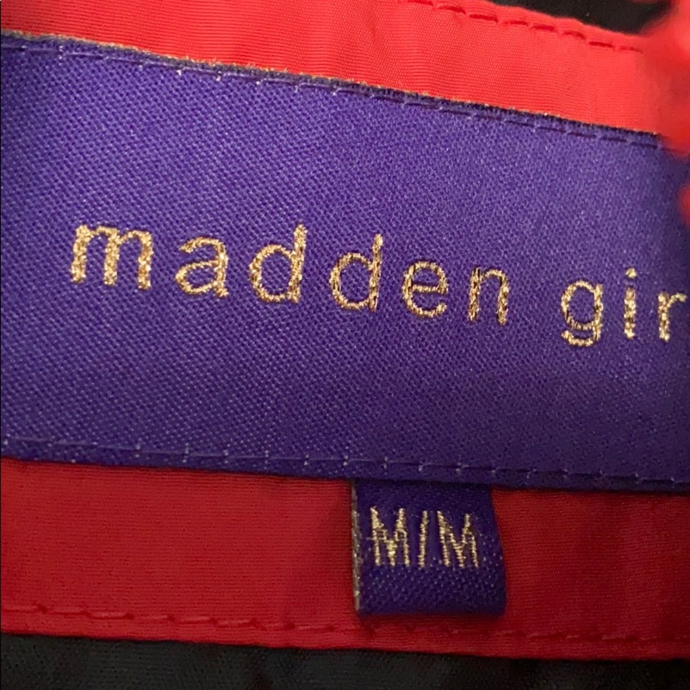 Red vest - Picture 3 of 3